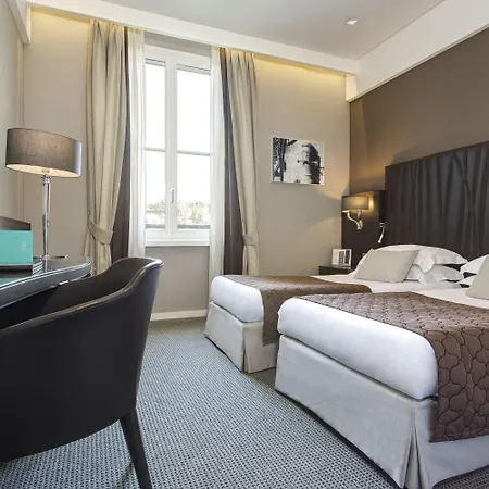 Artemide 4*
