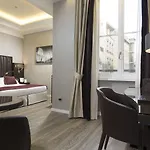 Artemide 4*